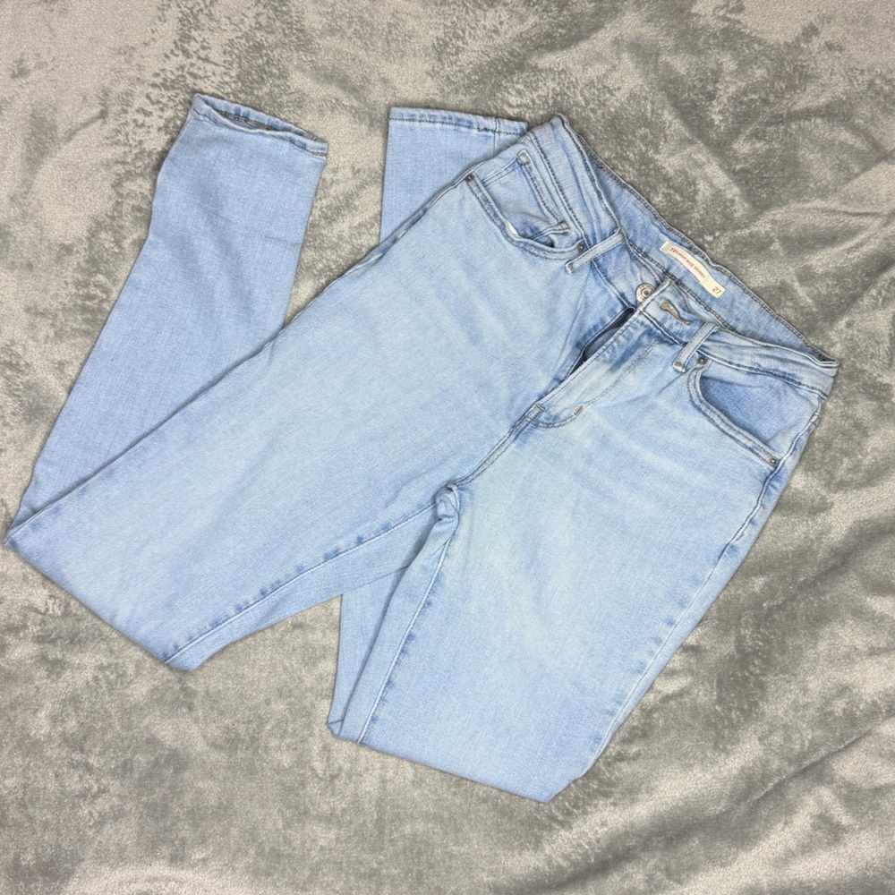 Levi's Women's Light Blue Skinny Jeans